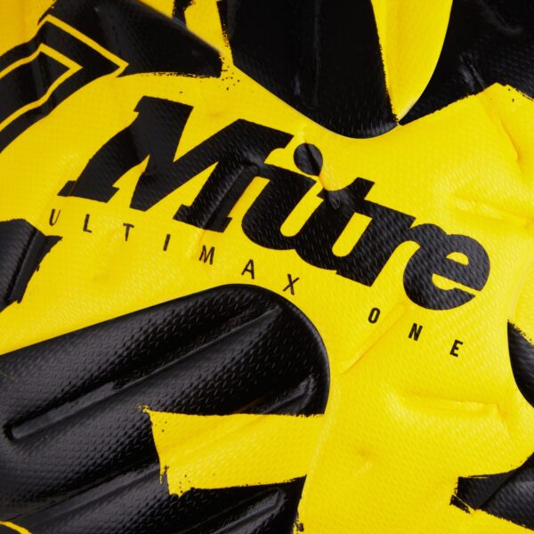 Ultimax One Yellow 10 Ball Deal Plus FREE bag - Image 4