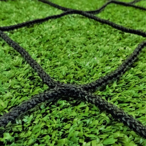 9v9 - 16ft x 7ft - Black 4mm Heavy Duty Goal Net - Image 2